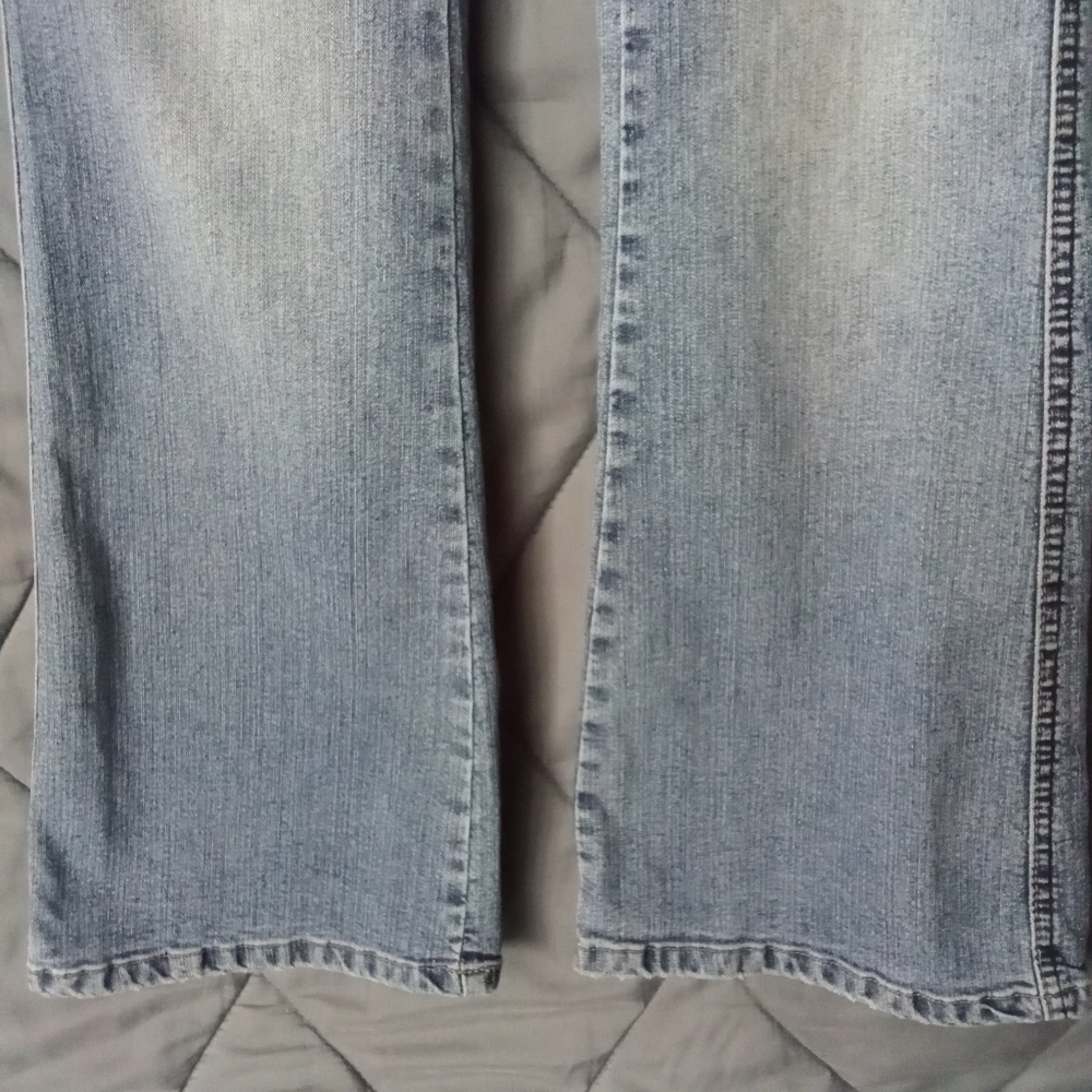 Women's Angels Bootcut Distressed Ripped Jeans Style Light Wash 3 Button Closure - Picture 9 of 15